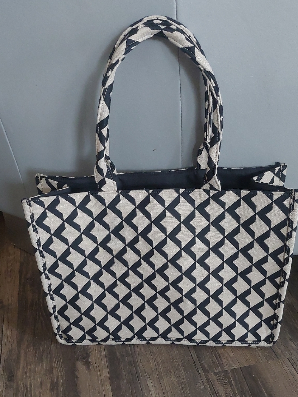H&M Canvas Geometric Tote Bag in Black and Cream
